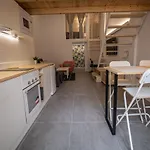 New & Modern Studio Loft 1 *