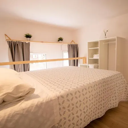 New & Modern Studio Loft 1 公寓 *